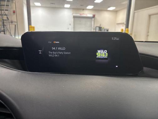 2022 Mazda Mazda3 FWD w/Preferred Package