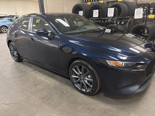 2022 Mazda Mazda3 FWD w/Preferred Package
