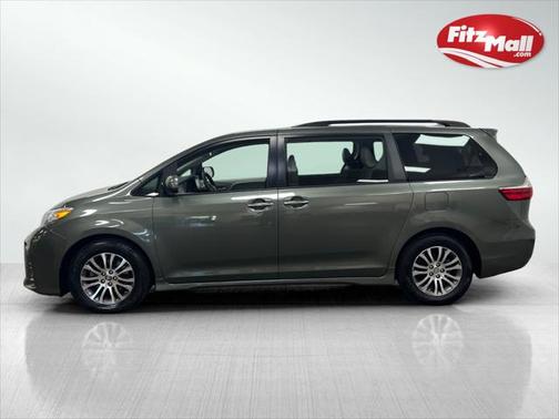 2019 Toyota Sienna XLE