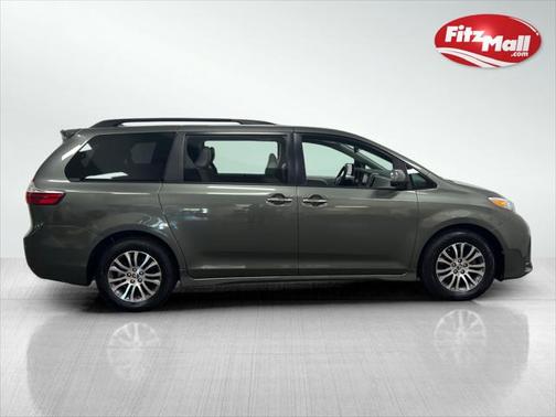 2019 Toyota Sienna XLE