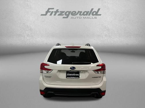 Crystal White Pearl 2023 Subaru Forester Base