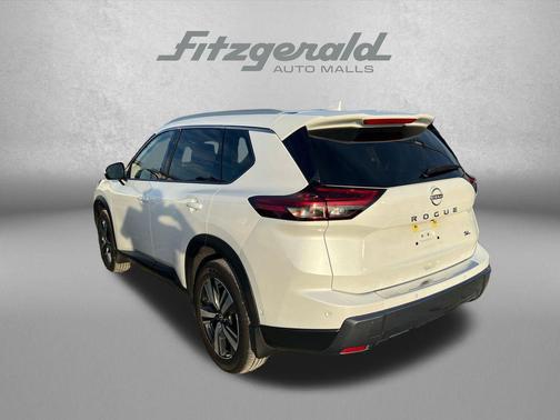 Everest White Pearl 2025 Nissan Rogue SL