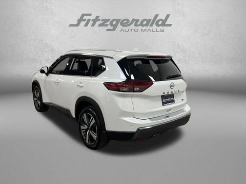 Everest White Pearl 2025 Nissan Rogue SL