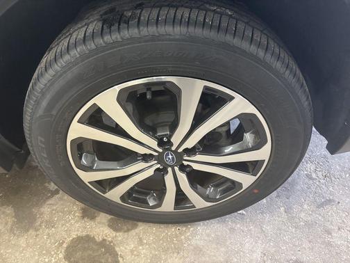 Ice Silver Metallic 2024 Subaru Forester Limited