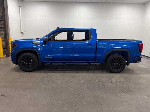 Dynamic Blue Metallic 2022 GMC Sierra 1500 Elevation