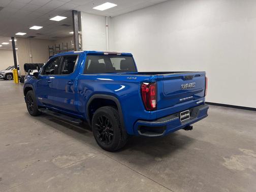 Dynamic Blue Metallic 2022 GMC Sierra 1500 Elevation
