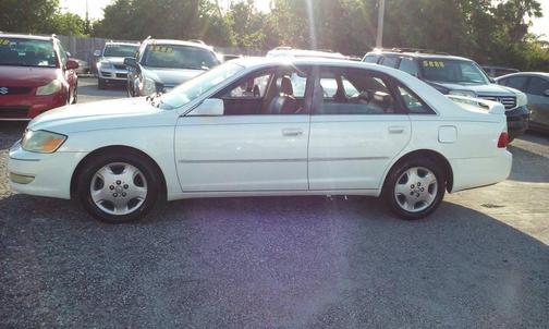 White 2003 Toyota Avalon XLS