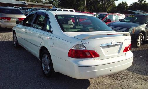 White 2003 Toyota Avalon XLS