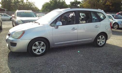 2007 Kia Rondo LX