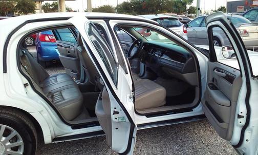 2007 Lincoln Town Car Signature