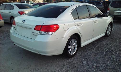 2011 Subaru Legacy 2.5i Premium
