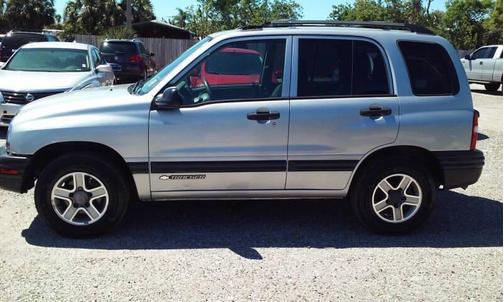 2003 Chevrolet Tracker Base