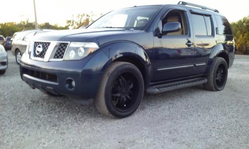 2006 Nissan Pathfinder LE