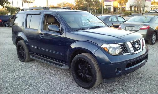 2006 Nissan Pathfinder LE