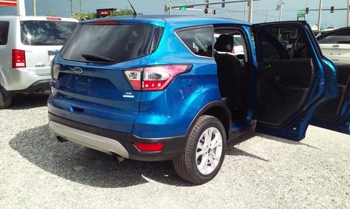 Blue 2017 Ford Escape SE