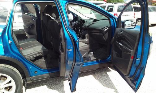 Blue 2017 Ford Escape SE