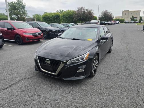 Super Black 2020 Nissan Altima SR VC-Turbo FWD