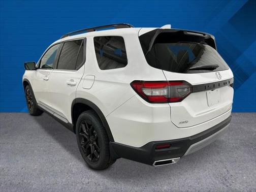 2025 Honda Pilot Touring 8-Passenger