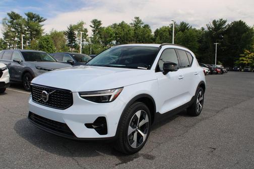 Cloud Blue 2026 Volvo XC40 Plus, B5 AWD Gas (mild hybrid), Dark
