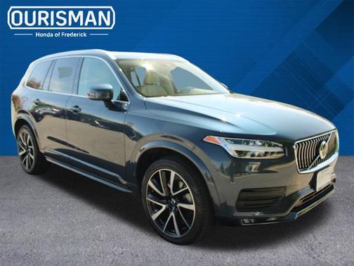 2022 Volvo XC90 T6 Momentum