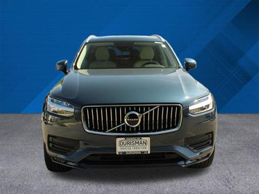2022 Volvo XC90 T6 Momentum
