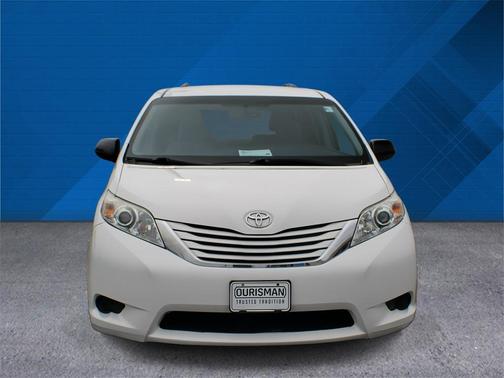 2017 Toyota Sienna LE