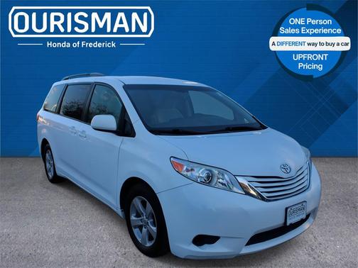 2017 Toyota Sienna LE