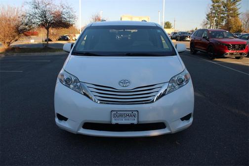 2017 Toyota Sienna LE