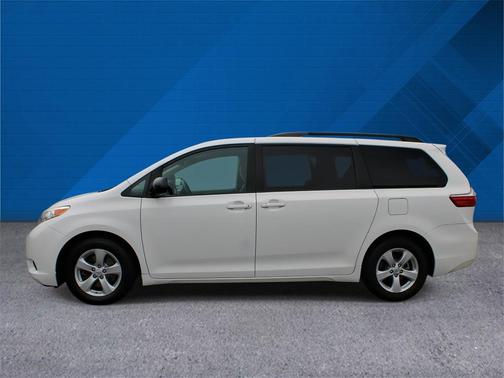 2017 Toyota Sienna LE