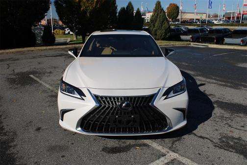 2024 Lexus ES 300h Base