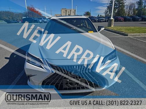 2024 Lexus ES 300h Base