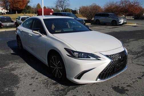 2024 Lexus ES 300h Base