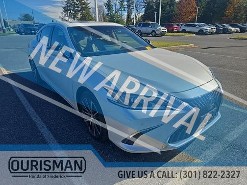 2024 Lexus ES 300h Base