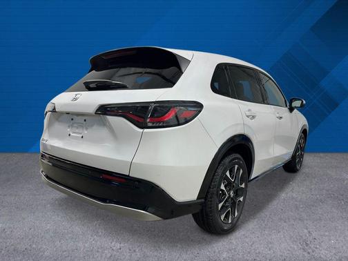 Platinum White Pearl 2027 Honda HR-V EX-L