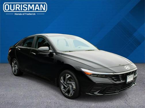 2025 Hyundai ELANTRA Limited