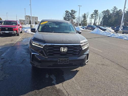 2023 Honda Pilot AWD LX