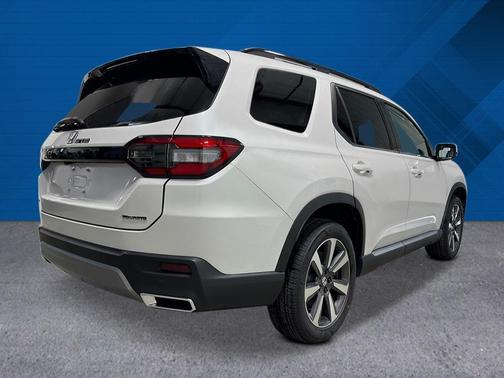 2025 Honda Pilot Touring 8-Passenger