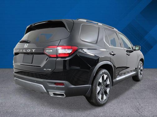 Crystal Black Pearl 2026 Honda Pilot Elite