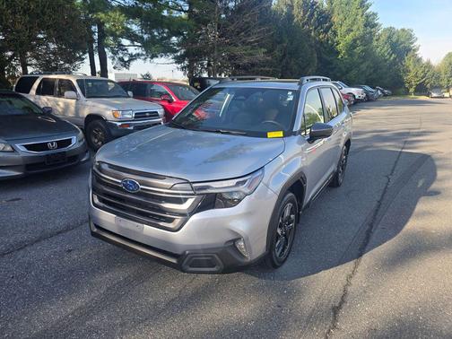 Ice Silver Metallic 2025 Subaru Forester Limited