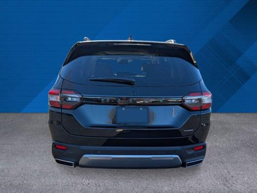 Crystal Black Pearl 2026 Honda Pilot Touring 8-Passenger