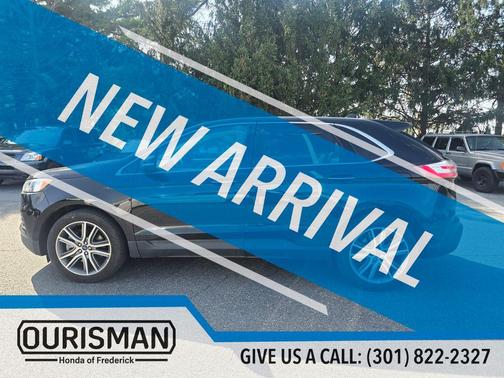 AGATE BLACK METALLIC 2022 Ford Edge Titanium