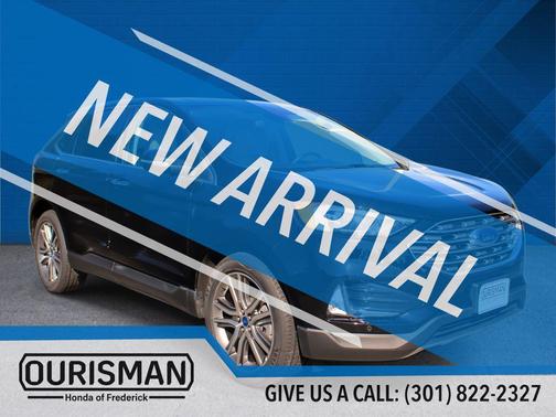 AGATE BLACK METALLIC 2022 Ford Edge Titanium