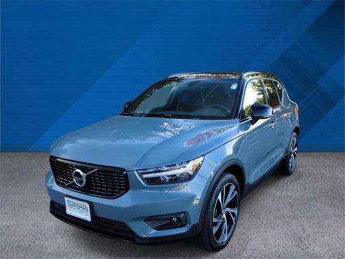 2022 Volvo XC40 T5 R-Design