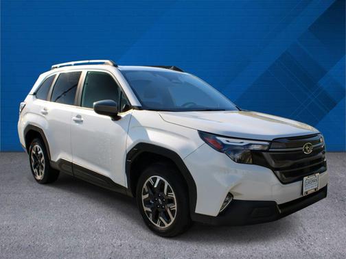 Crystal White Pearl 2025 Subaru Forester Premium
