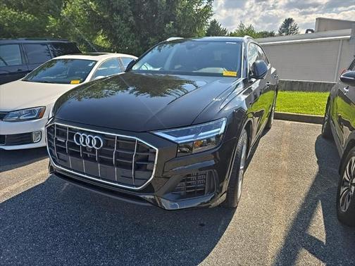 2022 Audi Q8 55 Premium