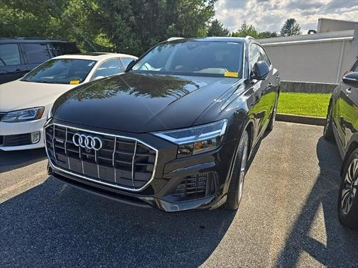 2022 Audi Q8 55 Premium