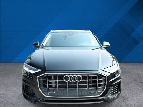 2022 Audi Q8 55 Premium