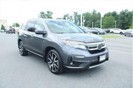2022 Honda Pilot Touring 8-Passenger