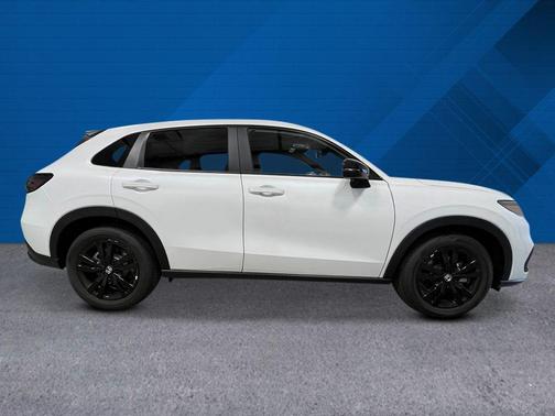 Platinum White Pearl 2026 Honda HR-V AWD Sport