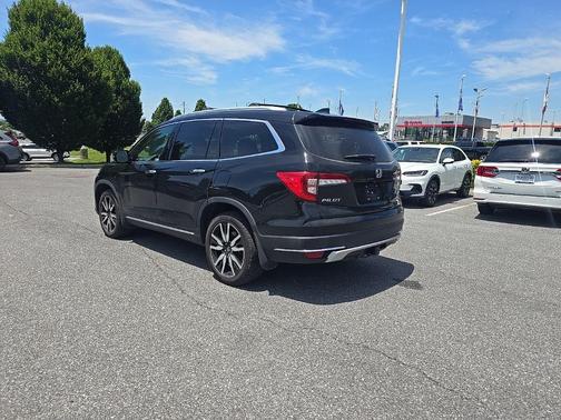 Crystal Black Pearl 2021 Honda Pilot AWD Elite